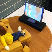 Oski Watches I made this groom's cake for my best friend's wedding. Oski is the Cal Bears' mascot. He's relaxing on a carrot cake...