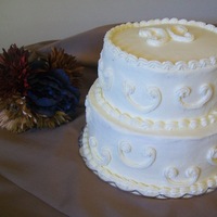 Small Wedding Cake Here were my instructions for this cake....small, 2 tier, traditional wedding colors. Since I had no idea what traditional wedding colors...