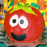 Bob The Tomato use of fondant long before I ever took classes to learn how to use it properly