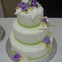 Cala Lily Wedding Simple fondant cake with gumpaste flowers & some piping.