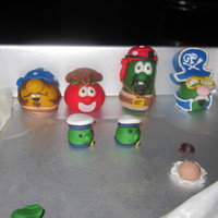 Veggietales Pirates That Don't Do Anything characters for a cake