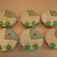 Baby Boy Cupcakes I made these for a neighbor who had her first baby - a little boy. I took it form the Wilton class 1 booklet.