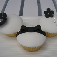 Cupcakes For My Sister! 