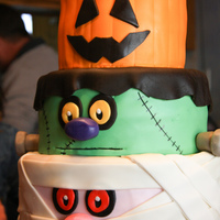 Halloween Totem I was inspired by many cakes here on CC. I really liked this one.