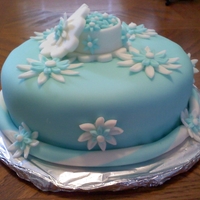 Blue Daisy Cake This is the cake I made for my final class in the Gumpaste/Fondant course.