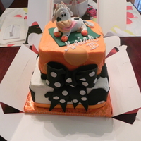 Cow Lover Cake Gumpaste cow, courtesy of Lorrain Mckay tutorial...happy with the outcome