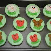 Wilton Course 1 Cake 2 week 2 cake 2 .. I decided to do cupcakes instead of the clown