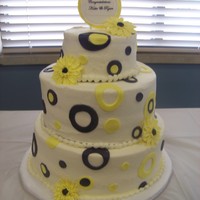 Circles & Daisies Cakes are 6-9-12.