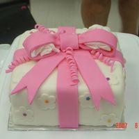 Dsc02180.jpg My first present cake in Wilton course 3