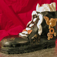 Steampunk Boot Like for any urban culture, clothes and accessories are very impotrant part of Steampunk. This is why I choose the form of boot for my cake...