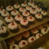 Chocolate And Vanilla Cupcakes I made these cupcakes for a sweet 16 birthday party along with a cake.(sorry for dark photo)