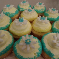 Sprinkles On The Side Love this look but not loving my flowers. They need something... texture, different color or maybe should have kept them one layer.