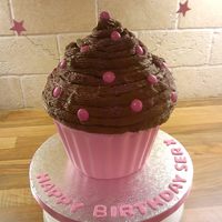 Giant Cup Cake 