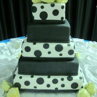 Black And White Wedding Cake 