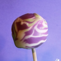 Marbelized Cake Pops These beautiful were actually made by mistake. I was having difficulty making the marbelized cake pops from Wilton and end us accidently...