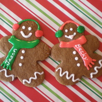 Gingerbread People With Scarves 