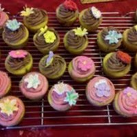 Flower Cupcakes cupcakes with royal icing flowers