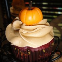 Fall Cupcakes pumpkins leaves cupcakes