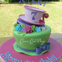 Teacup Birthday Cake A big thanks to Esalerno on Flickr for allowing me to recreate her design.Completely edible. =)