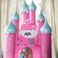 Castle Cake A very girly cake for a very girly-girl.