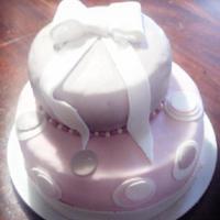 My First Fondant Cake too bad there aren't any classes to learn this in germany!!!!