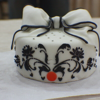 Stencil Work And Bow Decorating Class, 1st time using stencils and making bows. Its a Dummy