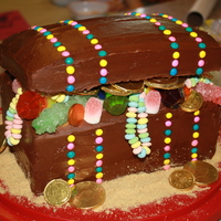 Treasure Chest Cake My middle daughter had a pirate party for her 5th birthday this year. She was thrilled with this treasure chest cake!!