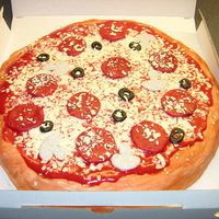 Pizzacake Bananacake disguised as a pizza :-)