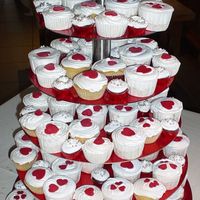 Red And White Cupcakes 120 cupcakes i three different sizes.
