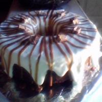 Milky Way PASTEL DE CHOCOLATE MILKY WAY , CON COBERTURA DE QUESO CREMA, LECHE CONDENSADA, CON CREMA DE MILKY WAY Y TROZOS DE CHOCOLATE MILKY WAY