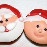 Mr And Mrs Cupcakes santa and mrs. clause cupcakes.. fondant.