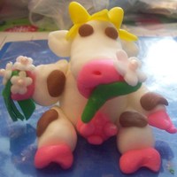 Cow cow made out of gum paste