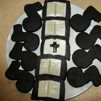 Hymnal And Musical Note Cookies created for a hymn recital given on 25 July 2010.