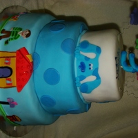 Blue's Clues I loved how this cake came out and the second I moved it to take pictures the green strip of fondant on the bottom started cracking! I...
