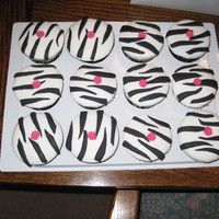 Zebra Striped Cupcakes 