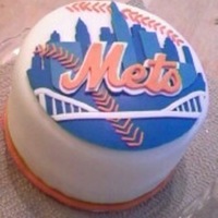 New York Mets Hand-cut fondant New York Mets logo/red velvet cake with cream cheese icing