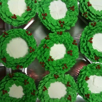 Wreath Cupcakes 