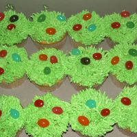 Eastern_09_237.jpg Easter cup cakes I made up 6 boxes for delivery. As you can see there really easy..:)