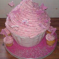 My Daughters First Birthday Cake 