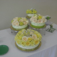 Wedding Cake With Fresh Green Roses 