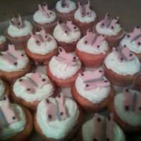 Butterfly Cupcakes This was for my best friend. Butter cream frosting with fondant butterflies ( :