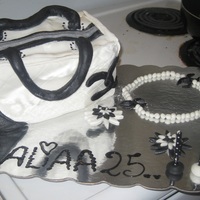 Chanel Handbage With Neklace 