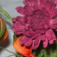Fall Gumpaste Flowers Fall gumpaste flowers, came across pics and thought I'd share, really enjoyed the class, amazing what dusting powders can do