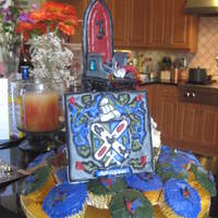 Colorflow The coat of arms, back of throne & roosters are made with colorflow icing. The rest is fondant & buttercream. Jewels & coins...