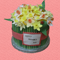 Daffodil Variety Cake Here's my attempt at the wonderful design that I have seen on CC. I didn't have the right size daffodil cutter so it became a...