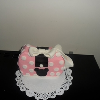 Minnie Mouse Wristlet Vanilla Cake with MMF details