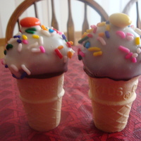 1307927985.jpg Cookies & cream cake pop