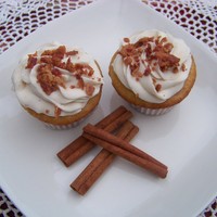 Breakfast Cupcake a maple cupcake injected with maple frosted with cinnamon buttercream finished with crumbled bacon.