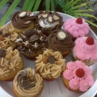 Athank You Cupcake athank you cupcake for the nice cashiers at micheals