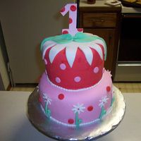 Number One Daisy 8 and 6 inch fondant and daisies for a first birthday